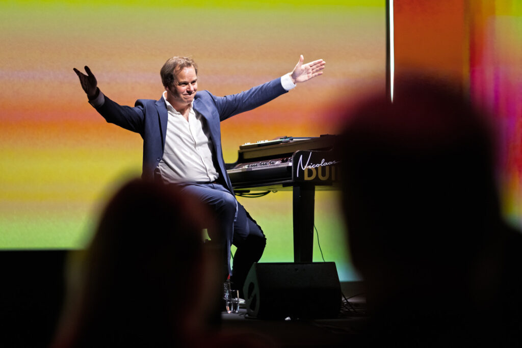 Nicolaas Duin, Muzikaal Spreker, in het NBC Congrescentrum